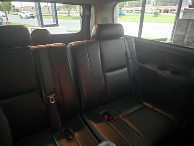 2012 Chevrolet Suburban LTZ 4DR SUV 4X4 - Photo 20 - Hamilton, OH 45015