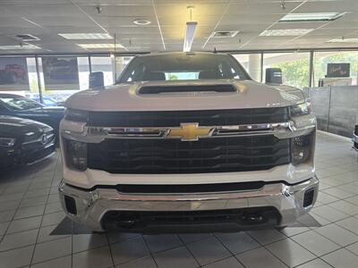 2024 Chevrolet Silverado 2500 LT-CREW CAB-4X4/DIESEL   - Photo 2 - Hamilton, OH 45015