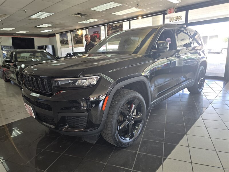 2023 Jeep Grand Cherokee L Altitude 4DR SUV 4X4   - Photo 1 - Hamilton, OH 45015