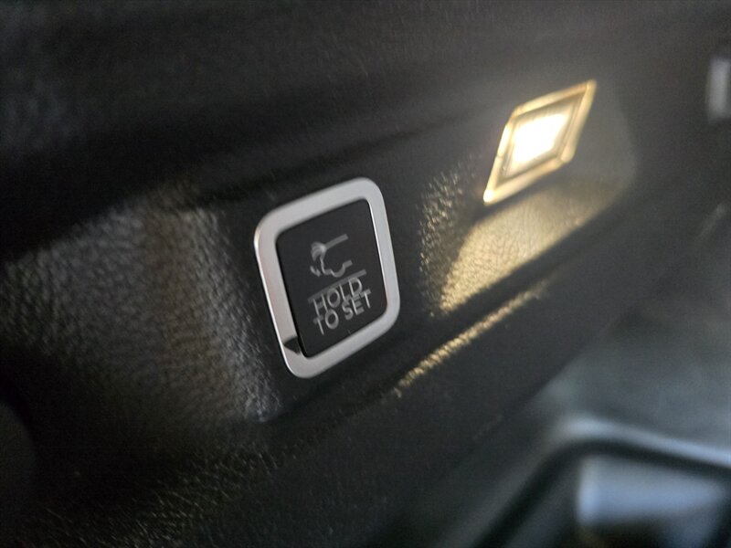 2023 Jeep Grand Cherokee L Altitude 4DR SUV 4X4 - Photo 44 - Hamilton, OH 45015
