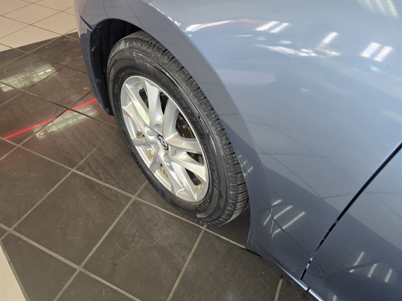 2014 Mazda Mazda3 i Touring 4DR HATCHBACK/MANUAL - Photo 28 - Hamilton, OH 45015