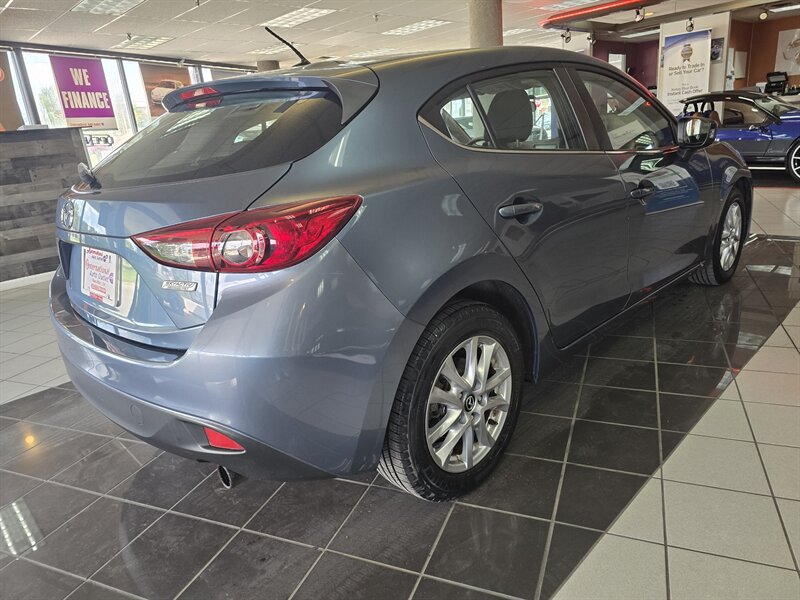 2014 Mazda Mazda3 i Touring 4DR HATCHBACK/MANUAL - Photo 4 - Hamilton, OH 45015