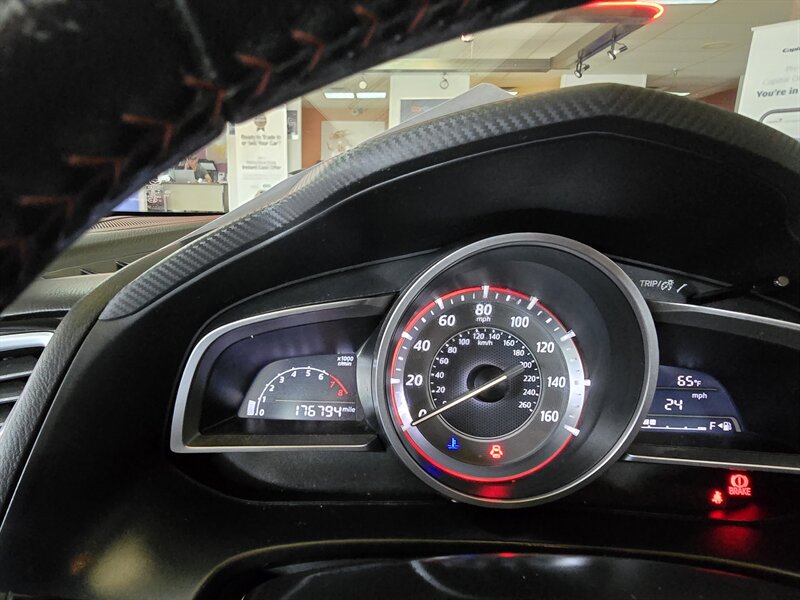 2014 Mazda Mazda3 i Touring 4DR HATCHBACK/MANUAL - Photo 26 - Hamilton, OH 45015