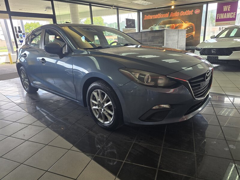 2014 Mazda Mazda3 i Touring 4DR HATCHBACK/MANUAL - Photo 3 - Hamilton, OH 45015