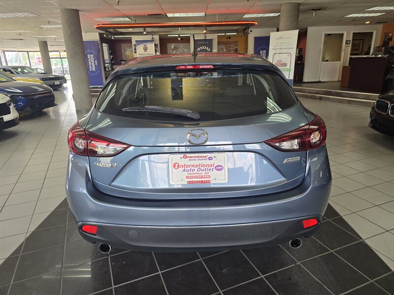 2014 Mazda Mazda3 i Touring 4DR HATCHBACK/MANUAL - Photo 5 - Hamilton, OH 45015