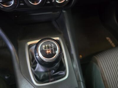 2014 Mazda Mazda3 i Touring 4DR HATCHBACK/MANUAL - Photo 18 - Hamilton, OH 45015