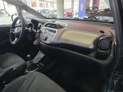 2010 Honda Fit Base 4DR HATCHBACK   - Photo 13 - Hamilton, OH 45015