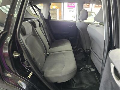 2010 Honda Fit Base 4DR HATCHBACK   - Photo 16 - Hamilton, OH 45015