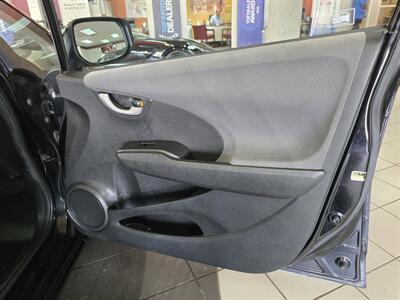 2010 Honda Fit Base 4DR HATCHBACK   - Photo 12 - Hamilton, OH 45015
