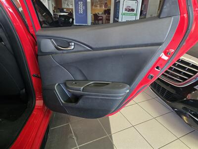 2017 Honda Civic Sport 4DR HATCHBACK CVT   - Photo 17 - Hamilton, OH 45015