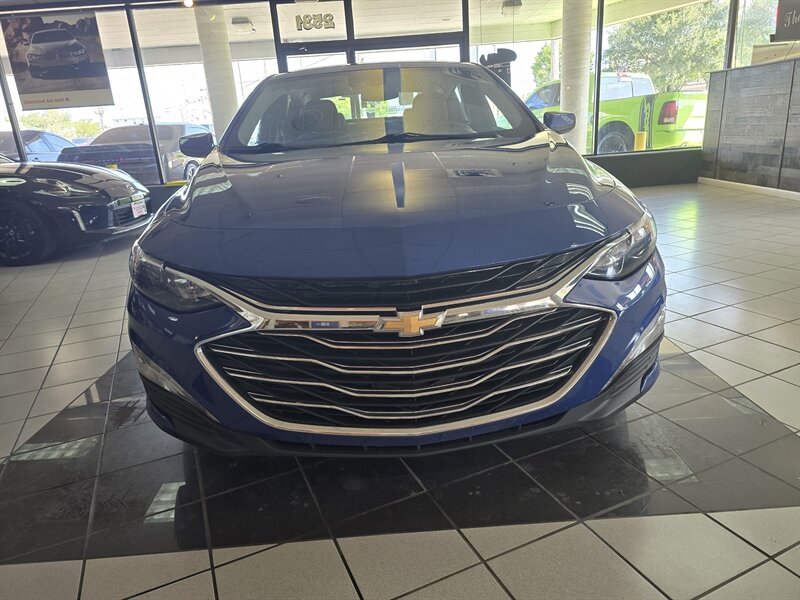 2023 Chevrolet Malibu LT 4DR SEDAN - Photo 2 - Hamilton, OH 45015