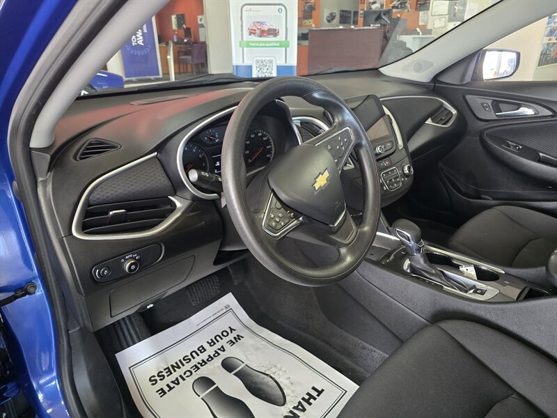 2023 Chevrolet Malibu LT 4DR SEDAN - Photo 8 - Hamilton, OH 45015
