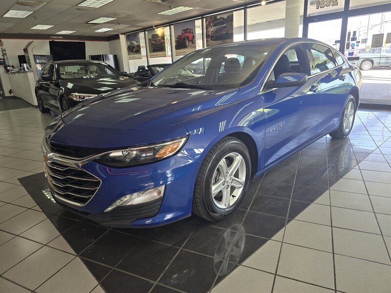 2023 Chevrolet Malibu LT 4DR SEDAN   - Photo 1 - Hamilton, OH 45015