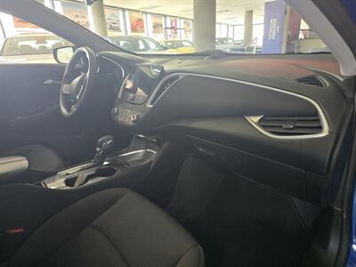 2023 Chevrolet Malibu LT 4DR SEDAN - Photo 13 - Hamilton, OH 45015