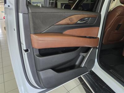 2016 Cadillac Escalade ESV Premium Collection 4DR SUV 4WD   - Photo 10 - Hamilton, OH 45015