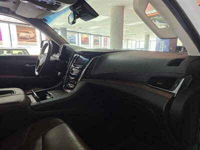 2016 Cadillac Escalade ESV Premium Collection 4DR SUV 4WD   - Photo 16 - Hamilton, OH 45015