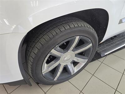 2016 Cadillac Escalade ESV Premium Collection 4DR SUV 4WD   - Photo 40 - Hamilton, OH 45015