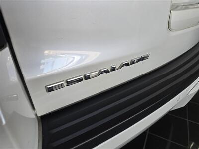 2016 Cadillac Escalade ESV Premium Collection 4DR SUV 4WD   - Photo 36 - Hamilton, OH 45015