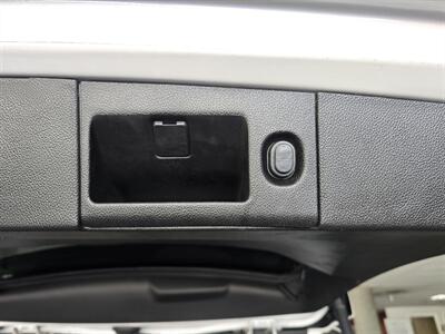 2016 Cadillac Escalade ESV Premium Collection 4DR SUV 4WD   - Photo 38 - Hamilton, OH 45015