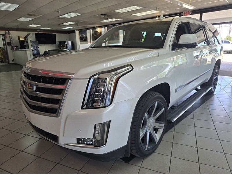 2016 Cadillac Escalade ESV Premium Collection 4DR SUV 4WD   - Photo 1 - Hamilton, OH 45015