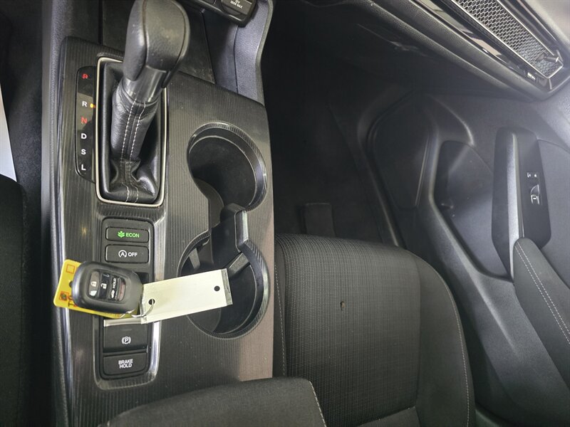 2022 Honda Civic LX 4DR SEDAN - Photo 20 - Hamilton, OH 45015