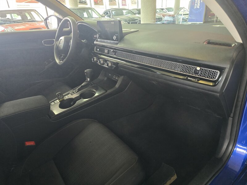 2022 Honda Civic LX 4DR SEDAN - Photo 13 - Hamilton, OH 45015