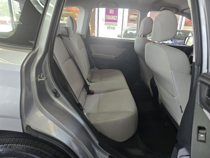 2015 Subaru Forester 2.5i 4DR WAGON AWD - Photo 17 - Hamilton, OH 45015