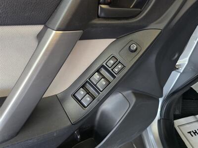 2015 Subaru Forester 2.5i 4DR WAGON AWD - Photo 18 - Hamilton, OH 45015