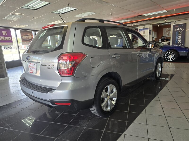 2015 Subaru Forester 2.5i 4DR WAGON AWD - Photo 4 - Hamilton, OH 45015