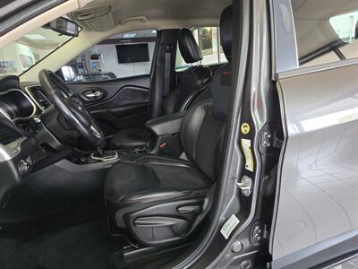 2015 Jeep Cherokee Trailhawk   - Photo 9 - Hamilton, OH 45015