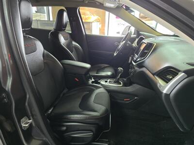 2015 Jeep Cherokee Trailhawk   - Photo 15 - Hamilton, OH 45015