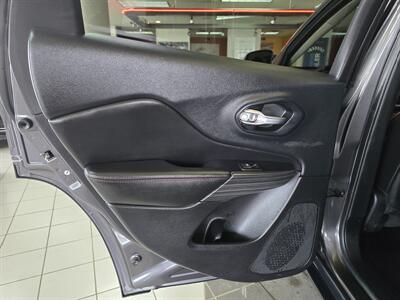 2015 Jeep Cherokee Trailhawk   - Photo 11 - Hamilton, OH 45015
