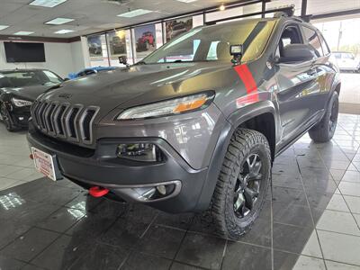 2015 Jeep Cherokee Trailhawk   - Photo 1 - Hamilton, OH 45015