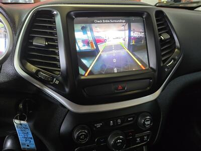 2015 Jeep Cherokee Trailhawk   - Photo 22 - Hamilton, OH 45015