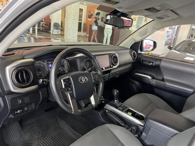 2020 Toyota Tacoma SR5 V6   - Photo 11 - Hamilton, OH 45015