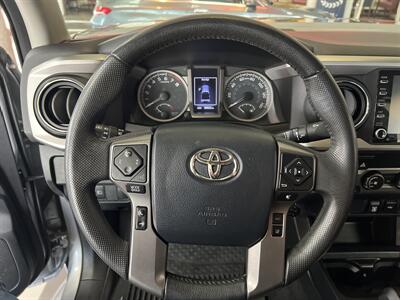 2020 Toyota Tacoma SR5 V6   - Photo 14 - Hamilton, OH 45015