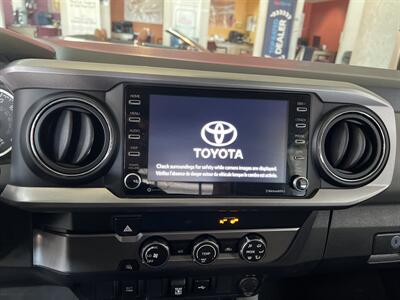 2020 Toyota Tacoma SR5 V6   - Photo 15 - Hamilton, OH 45015