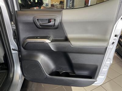 2020 Toyota Tacoma SR5 V6   - Photo 23 - Hamilton, OH 45015