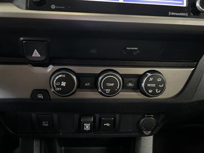 2020 Toyota Tacoma SR5 V6   - Photo 17 - Hamilton, OH 45015