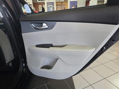 2021 Kia Forte LXS   - Photo 16 - Hamilton, OH 45015
