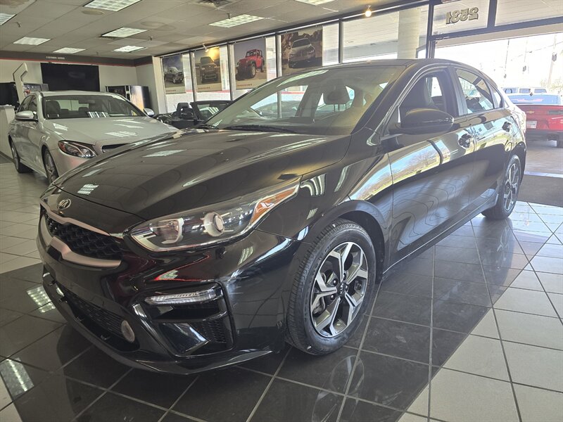 2021 Kia Forte LXS   - Photo 1 - Hamilton, OH 45015