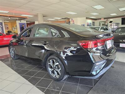 2021 Kia Forte LXS   - Photo 7 - Hamilton, OH 45015