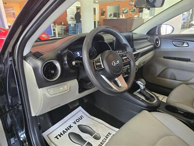 2021 Kia Forte LXS   - Photo 9 - Hamilton, OH 45015