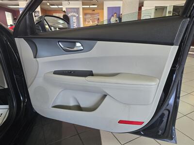 2021 Kia Forte LXS   - Photo 13 - Hamilton, OH 45015