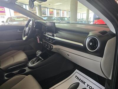 2021 Kia Forte LXS   - Photo 14 - Hamilton, OH 45015