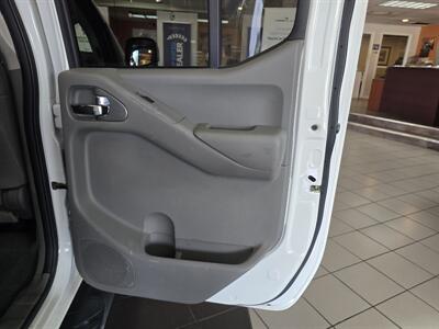 2020 Nissan Frontier SV 4DR CREW CAB - Photo 15 - Hamilton, OH 45015