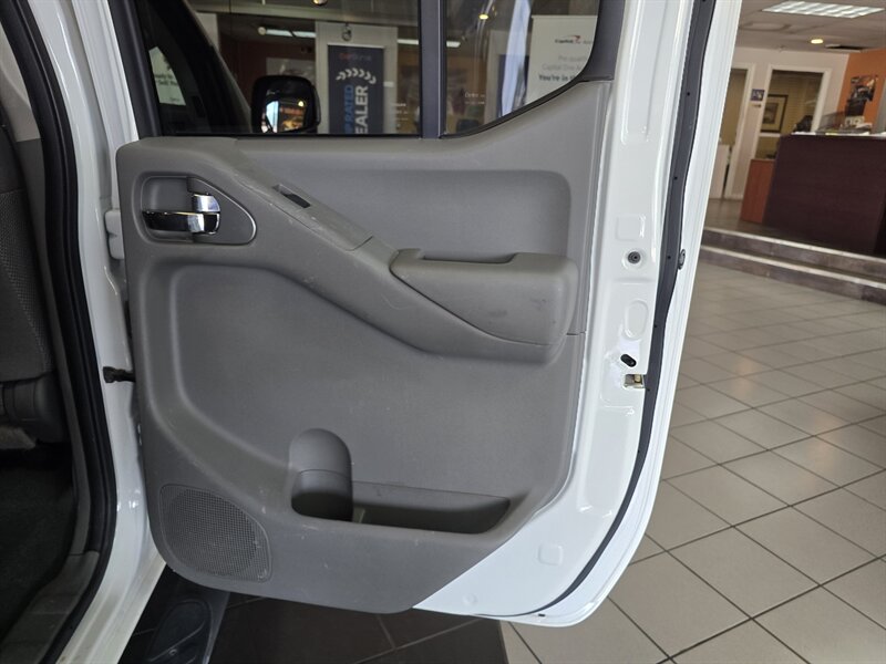2020 Nissan Frontier SV 4DR CREW CAB - Photo 15 - Hamilton, OH 45015