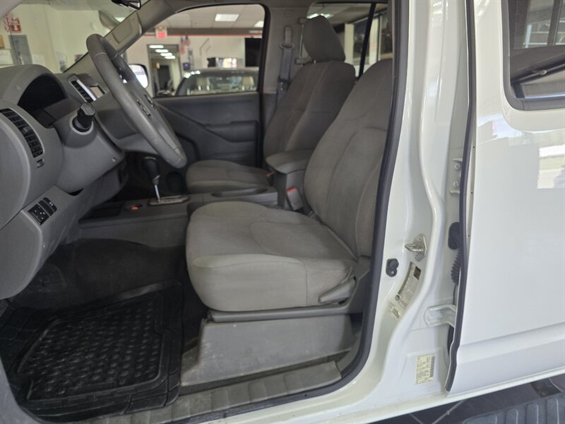 2020 Nissan Frontier SV 4DR CREW CAB - Photo 9 - Hamilton, OH 45015