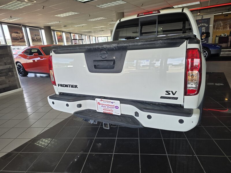 2020 Nissan Frontier SV 4DR CREW CAB - Photo 5 - Hamilton, OH 45015