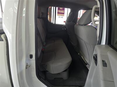 2020 Nissan Frontier SV 4DR CREW CAB - Photo 16 - Hamilton, OH 45015